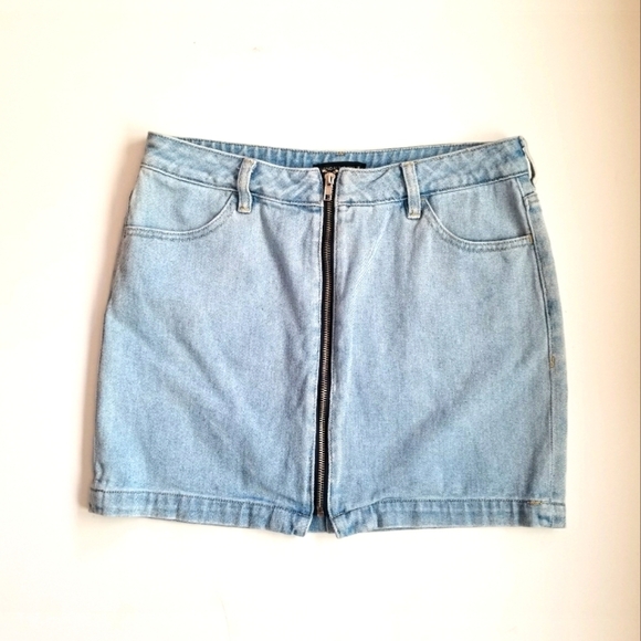 ☀️ Kendall & Kylie Light Wash Denim Skirt - Picture 1 of 5